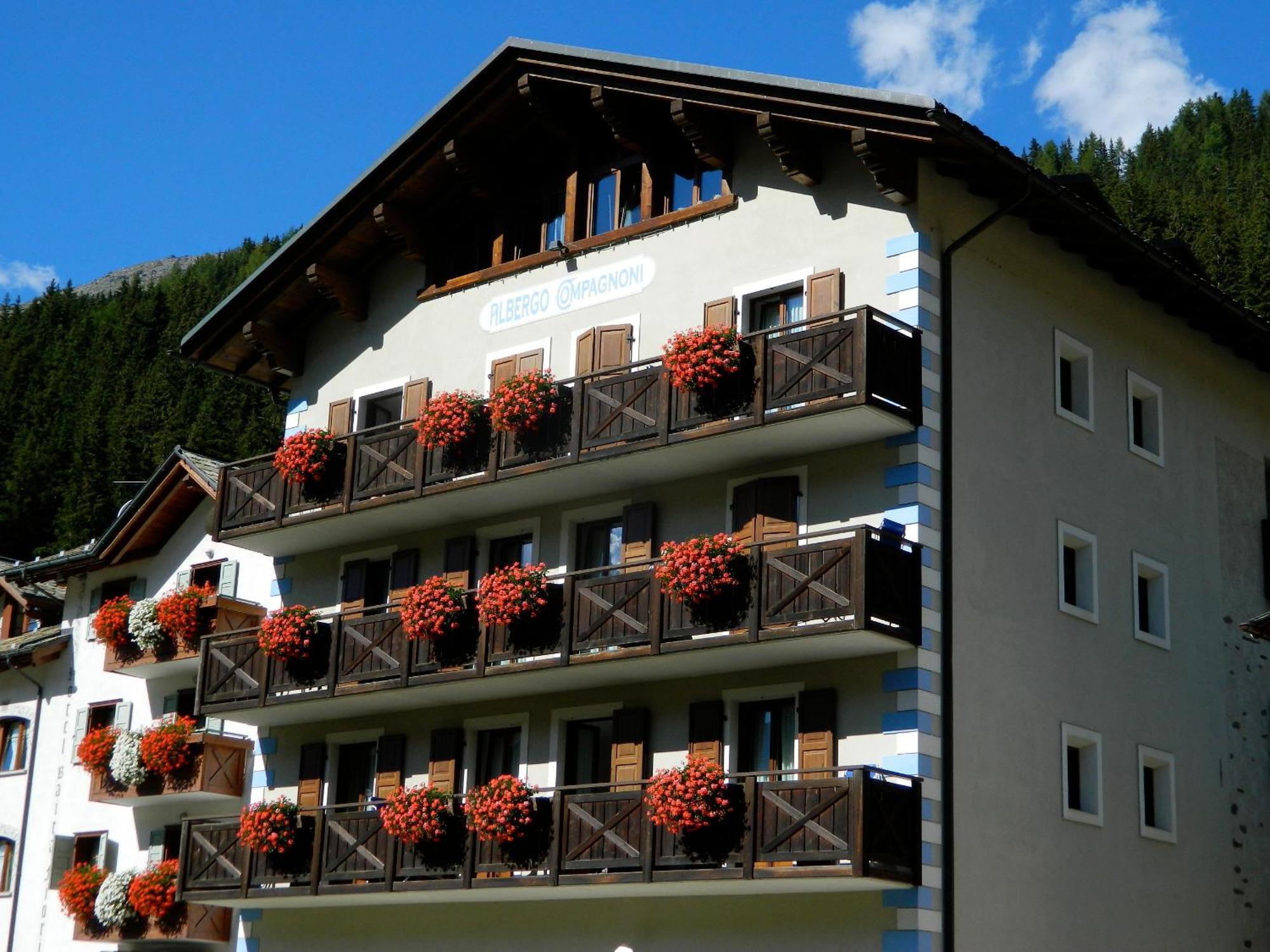 Hotel Compagnoni Santa Caterina Valfurva Exterior photo